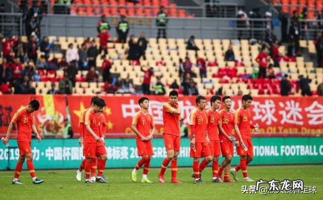 国足连输日本和韩国,差距明显,下场对阵香港,如再输,会如何?