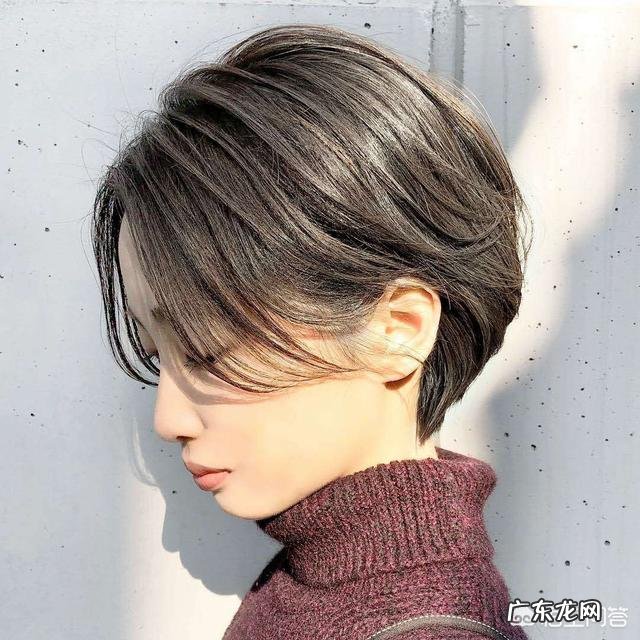 20多岁女生短发,适合什么样的发型呢?