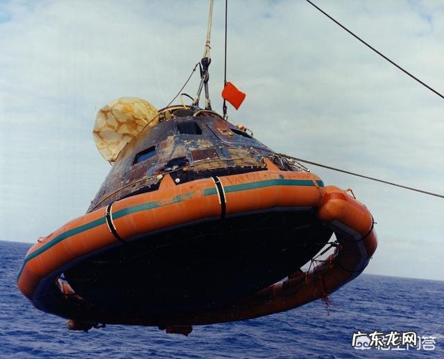 当年阿姆斯特朗登月出舱走两步后，是怎么离开了月球？