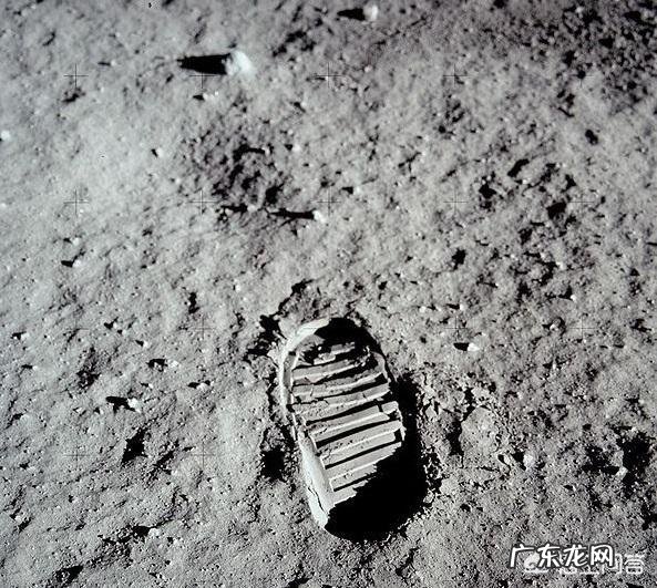 当年阿姆斯特朗登月出舱走两步后,是怎么离开了月球?
