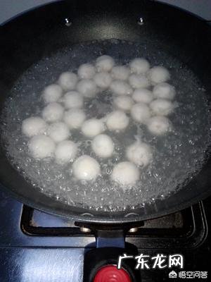 煮汤圆时是用凉水还是热水?为什么?