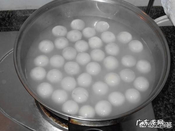 煮汤圆时是用凉水还是热水?为什么?