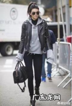 皮衣里面穿什么好看?