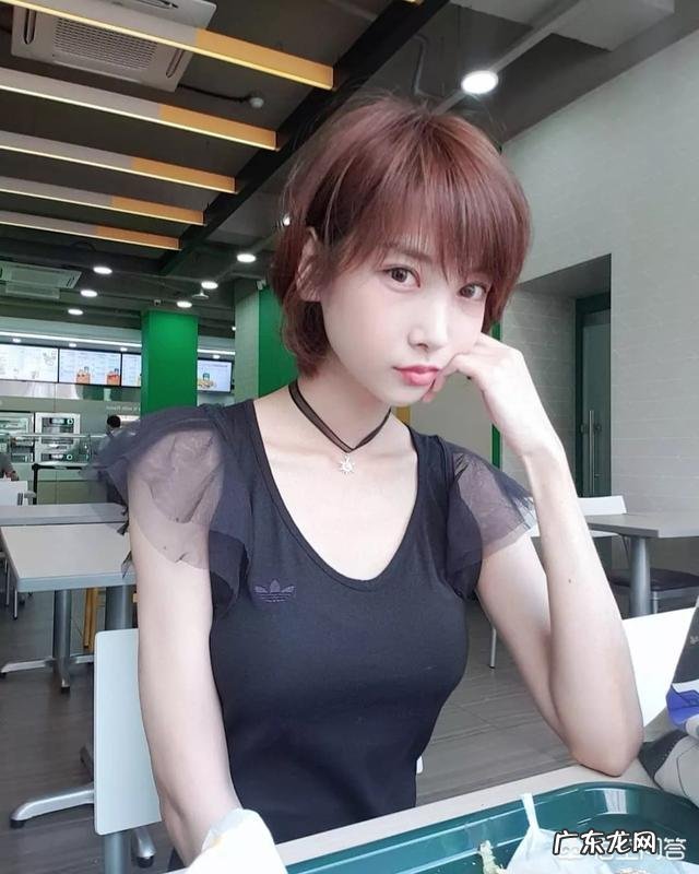 头顶头发少的女生适合什么发型?