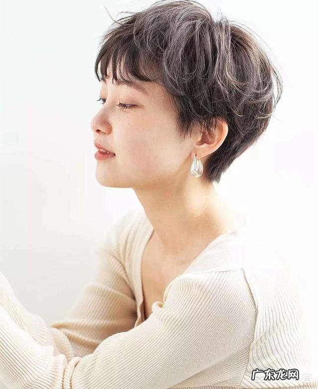 头顶头发少的女生适合什么发型?