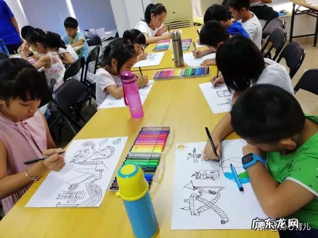 小孩上幼儿园,应该学习多一点还是玩多一点?