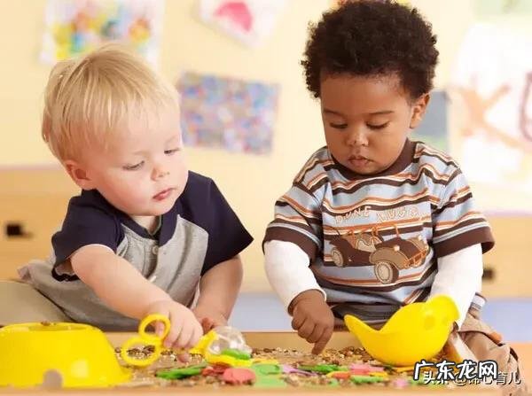 小孩上幼儿园,应该学习多一点还是玩多一点?