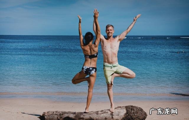 你的女朋友邀请你一起练瑜伽，你会练吗？