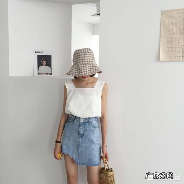 今年方领很流行,有哪些好看的方领单品和搭配?