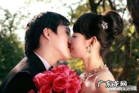 上联:“心存善良方快乐,人懂感恩才幸福”,如何对下联?