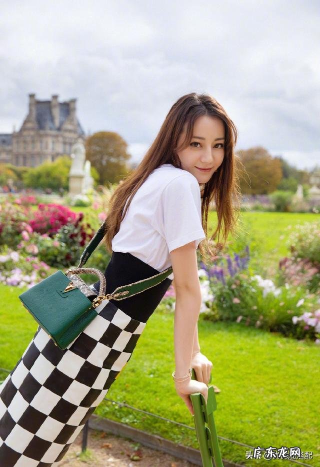 夏天女生需要哪些百搭基础款T恤?