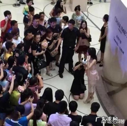 岳云鹏多次晒出与助理的聊天记录,如何看待他们之间的关系?