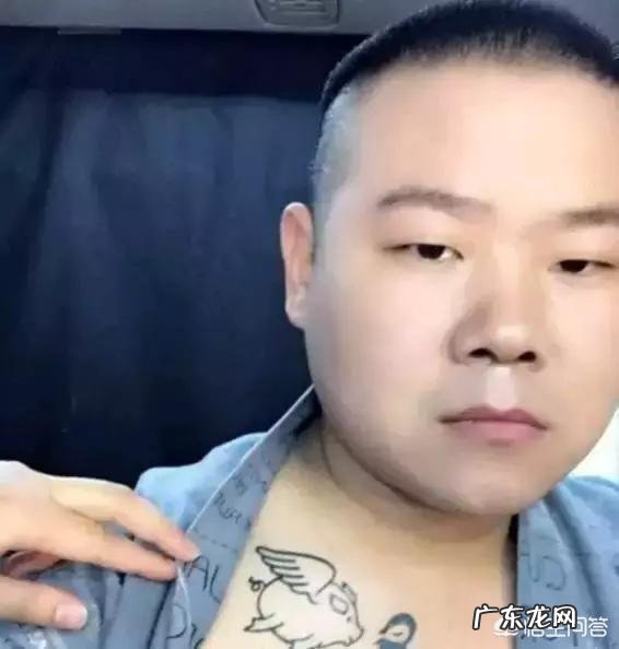 岳云鹏多次晒出与助理的聊天记录,如何看待他们之间的关系?