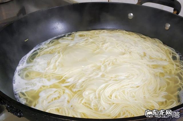 家常的煮面条怎样煮既简便又好吃？