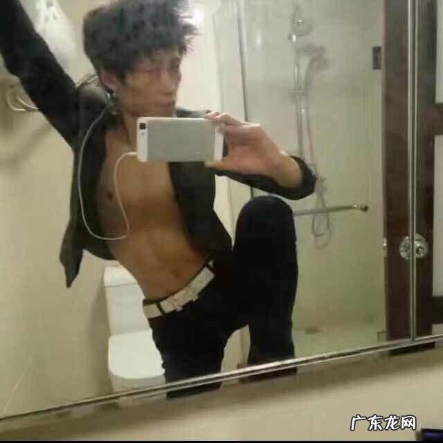 男生如何穿衣搭配才能兼具人夫稳重和潮流时尚的感觉？