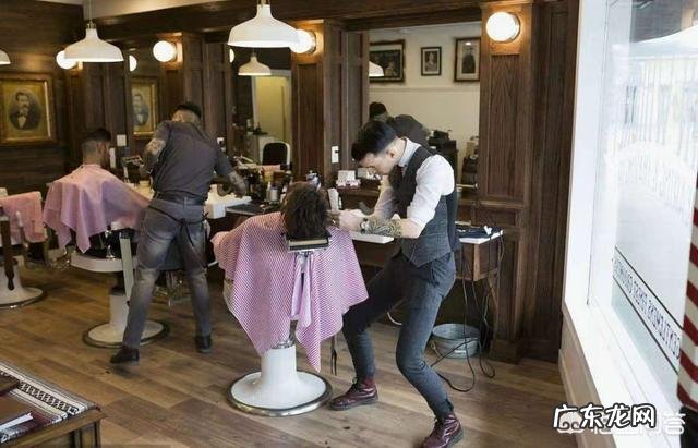 本人目前24岁,想学美发行业,现在晚吗?