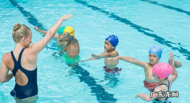 为什么游泳要从蛙泳开始学起呢?