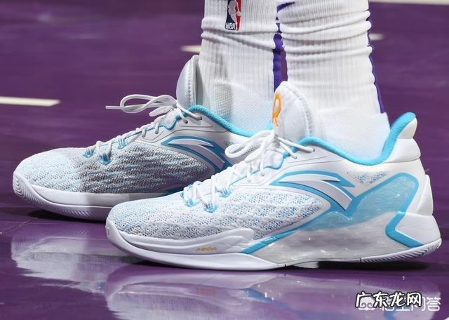 你感觉大学生穿安踏、李宁、鸿星尔克等品牌“土”吗?为什么?