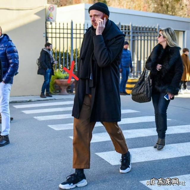 肤色暗黄的人穿什么颜色好看?