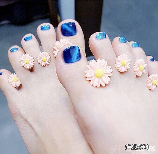 为什么很多女孩子都喜欢做脚部美甲?