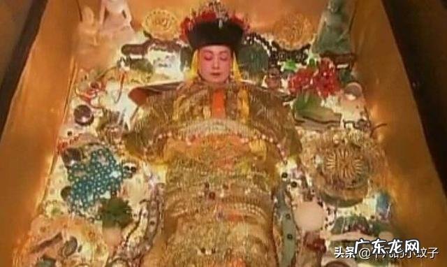 赌王何鸿燊下葬会不会有金银珠宝陪葬?