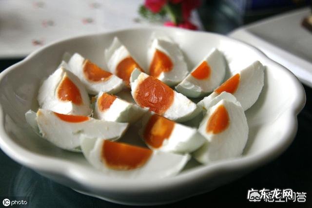 马上要到端午节了,为什么城里面的人都跑到农村去买草木灰呢?买草木灰有什么用处呢?