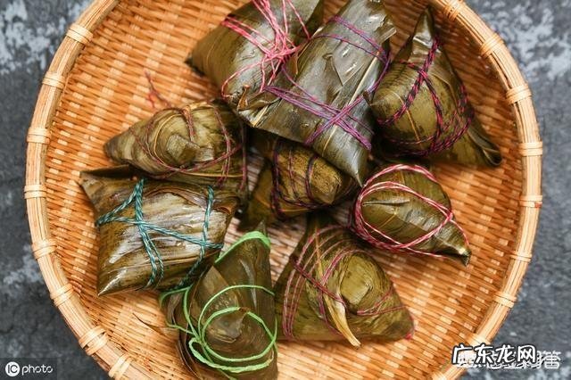 马上要到端午节了,为什么城里面的人都跑到农村去买草木灰呢?买草木灰有什么用处呢?