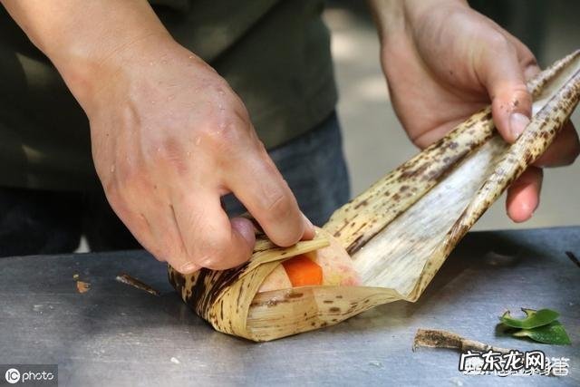 马上要到端午节了,为什么城里面的人都跑到农村去买草木灰呢?买草木灰有什么用处呢?