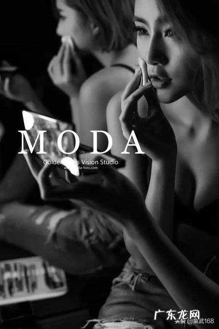 交了一个女朋友,从来不在朋友圈晒我,正常吗?