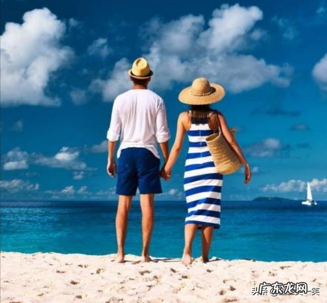 交了一个女朋友,从来不在朋友圈晒我,正常吗?