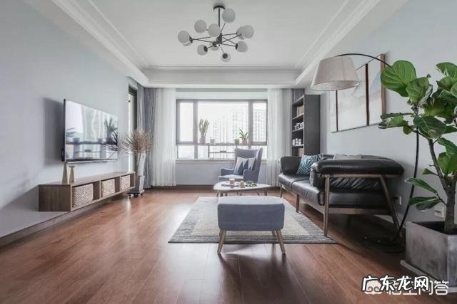 大方简洁的电视背景墙用什么材料好?