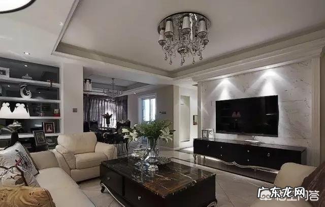 大方简洁的电视背景墙用什么材料好?