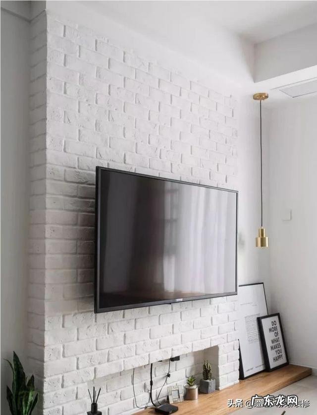 大方简洁的电视背景墙用什么材料好?