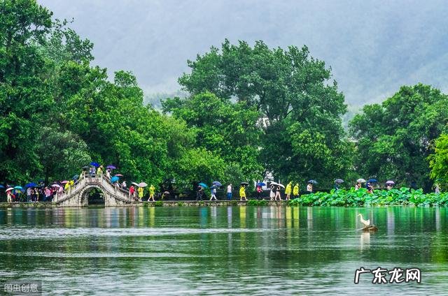 这个季节到哪儿去转一转比较好呢?