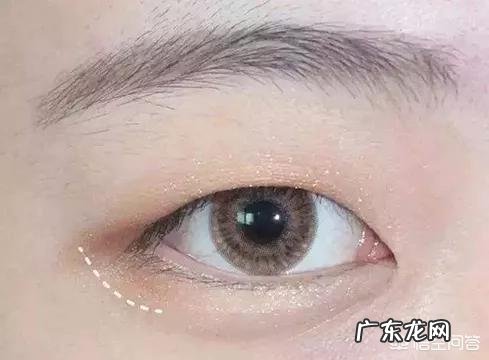 内双肿眼泡要怎么化妆才好看?