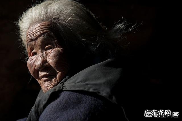 常年在外打工、母亲节将至想送写特别的礼物给她!送什么好呢?