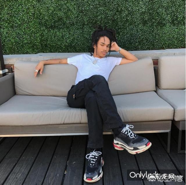 最近流行起了老爹鞋，到底什么叫老爹鞋，怎么搭配更潮流？