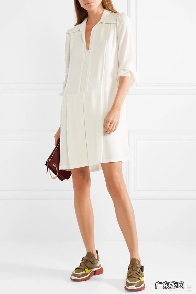 最近流行起了老爹鞋,到底什么叫老爹鞋,怎么搭配更潮流?