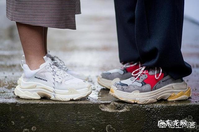 最近流行起了老爹鞋，到底什么叫老爹鞋，怎么搭配更潮流？