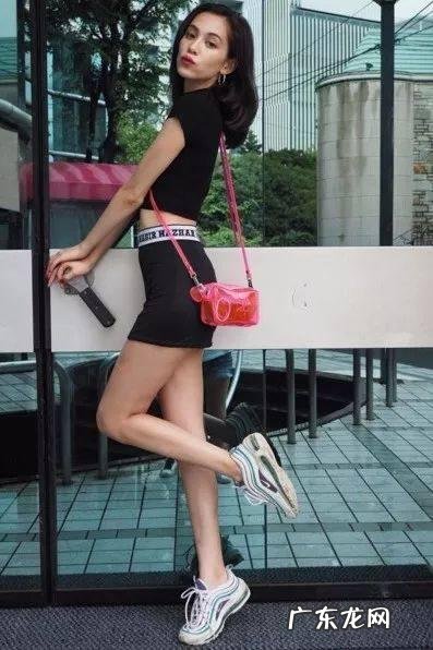 最近流行起了老爹鞋，到底什么叫老爹鞋，怎么搭配更潮流？