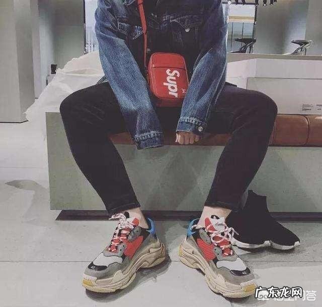 最近流行起了老爹鞋，到底什么叫老爹鞋，怎么搭配更潮流？