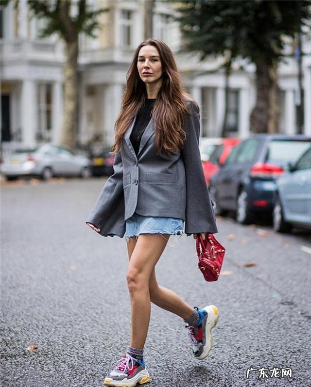 最近流行起了老爹鞋,到底什么叫老爹鞋,怎么搭配更潮流?