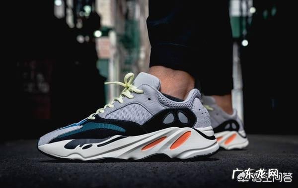 最近流行起了老爹鞋,到底什么叫老爹鞋,怎么搭配更潮流?