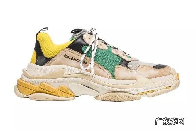 最近流行起了老爹鞋，到底什么叫老爹鞋，怎么搭配更潮流？