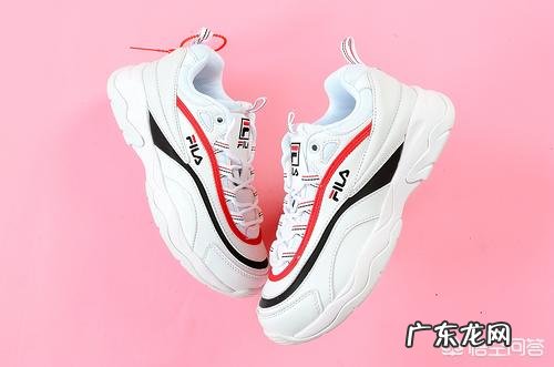 最近流行起了老爹鞋,到底什么叫老爹鞋,怎么搭配更潮流?