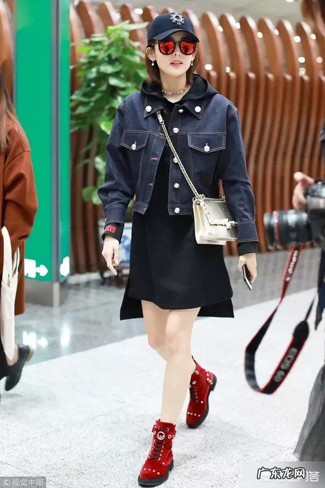 马丁靴是黑色好看,还是沙色好看?怎么搭配衣服?