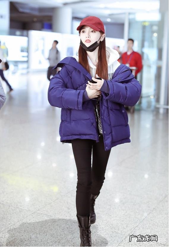 马丁靴是黑色好看,还是沙色好看?怎么搭配衣服?