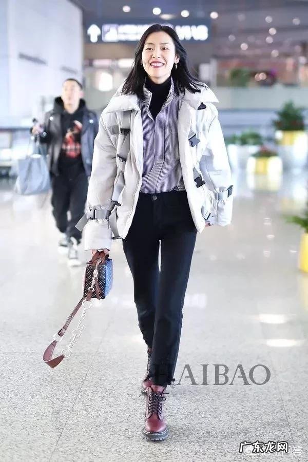 马丁靴是黑色好看,还是沙色好看?怎么搭配衣服?