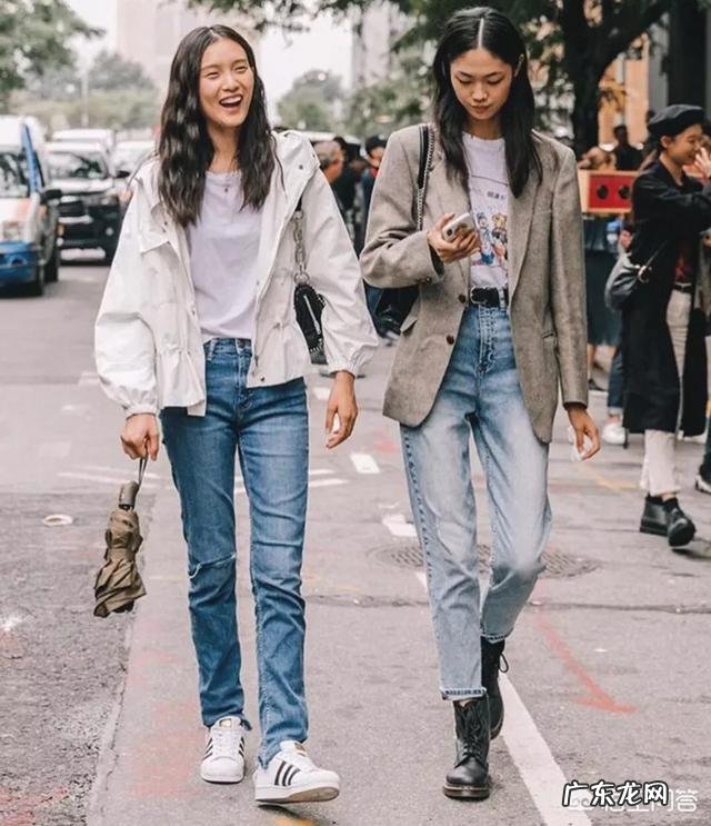 马丁靴是黑色好看,还是沙色好看?怎么搭配衣服?