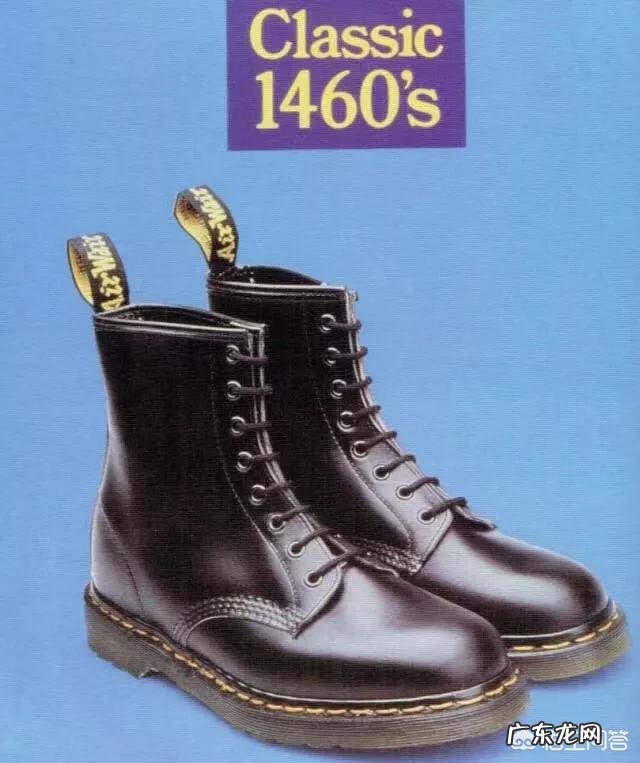马丁靴是黑色好看,还是沙色好看?怎么搭配衣服?